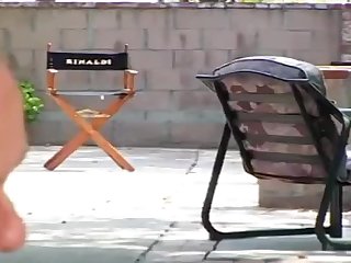 Ненасытные мужики в два ствола хорошенько имеют очаровательную смазливую блондиночку