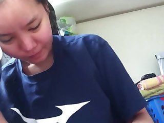 韩国年轻女士带回家做爱，在阴茎上安装一个杂草丛生的kunka