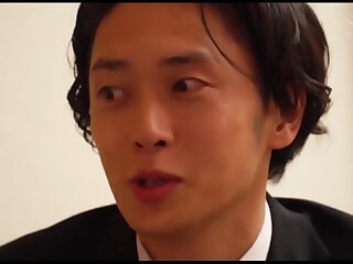 日本熟女ria kurumi在沙发上被操