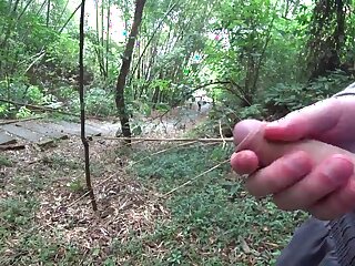 巴西熟女在森林小径深喉粗鸡巴