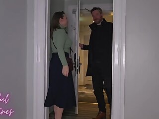Britische milf bekommt creampie vom fremden nach dem pissen