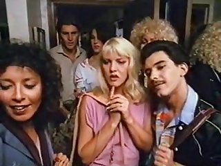 Полнометражный ретро порно фильм с сюжетом и волосатыми мамками