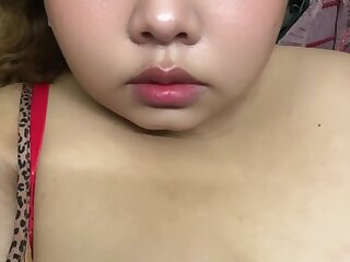 Малайзийская ssbbw милф показывает огромные сиськи
